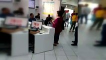 Hastalar beklerken kayıt görevlisi alışveriş sitelerini gezdi