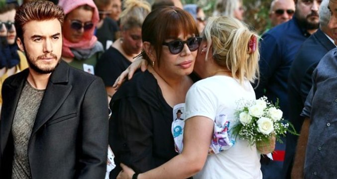 Mustafa Ceceli, Sezen Aksu'nun babasının cenazesinde ezan okudu