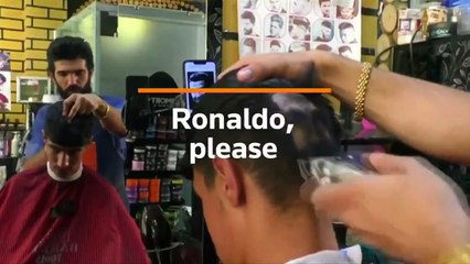 Irak'ta bir kuaför, müşterilerinin kafasına dünyaca ünlü futbolcuların portresini yapıyor