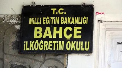 Şanlıurfa okulunu eşiyle birlikte temizledi, sosyal medyada ilgi odağı oldu