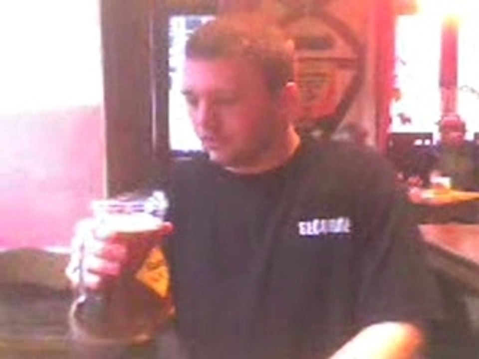 affond d'un pichet d'un litre de bière en 11 secondes !