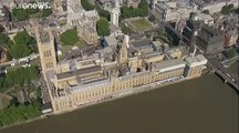 إعلان تعليق أعمال البرلمان في بريطانيا لأكثر من شهر يثير غضبا