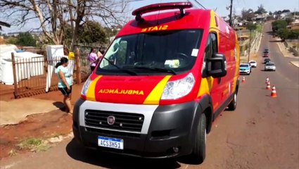 Moto e bicicleta batem na Rua Europa
