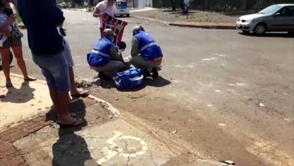 Motocicleta atropela mulher no Bairro Periolo
