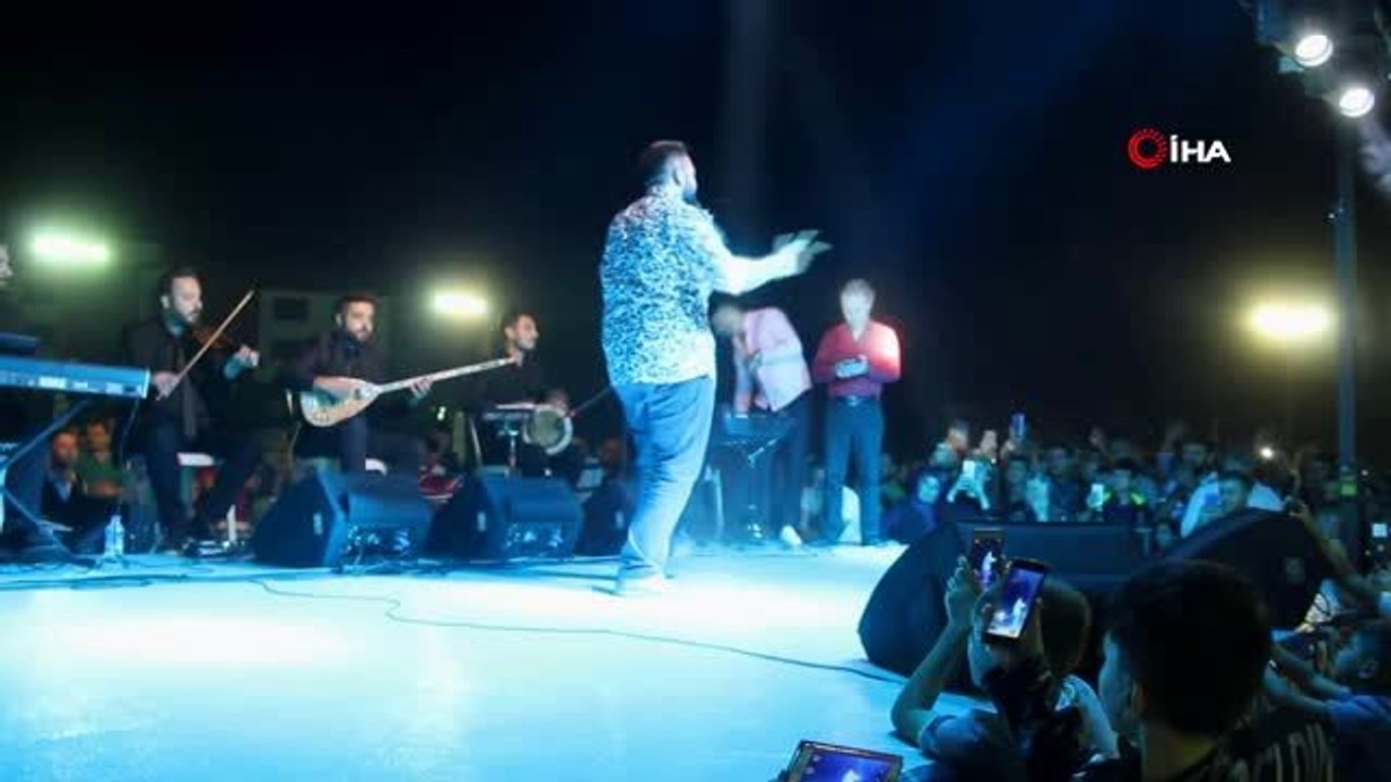 Şuhut'ta Zafer Haftası etkinlikleri Hüseyin Kağıt konseriyle devam etti