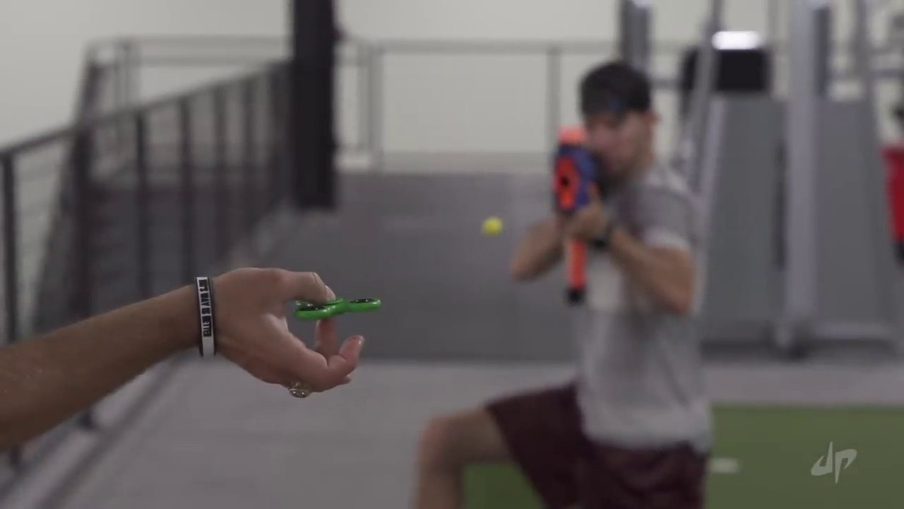 Fidget Spinner Trick Shots | - video Dailymotion
