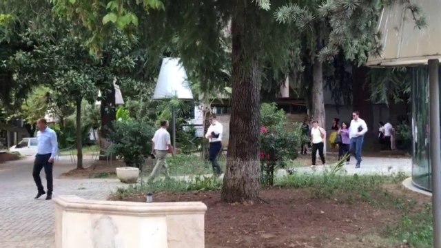 Video ekskluzive/ Rama dush të ftohtë drejtorëve të Shkodrës