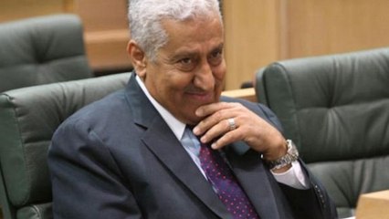 غزل رئيس الوزراء الأردني بمذيعة على الهواء ومعلقون يطالبون برفع قضية تحرش