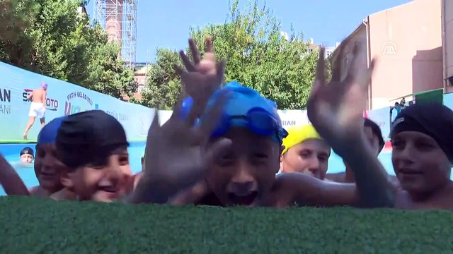 Kasapoğlu, 'Yüzme Bilmeyen Kalmasın' projesine katılan öğrencileri ziyaret etti - İSTANBUL