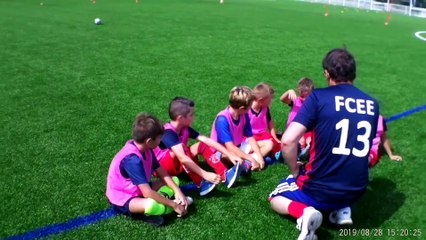 Roses et jaunes à l'écoute des coaches avant l'opposition