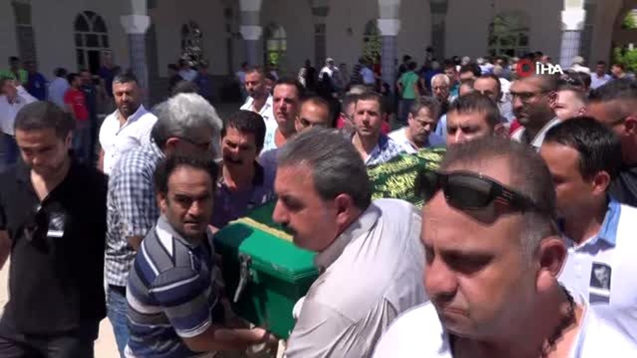 Selahattin Özdemir'e "Aramızda Sıra Dağlar" şarkısıyla veda