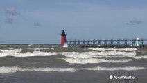 Strong winds and waves on Lake Michigan