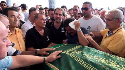 Selahattin Özdemir'e Aramızda Sıra Dağlar şarkısıyla veda