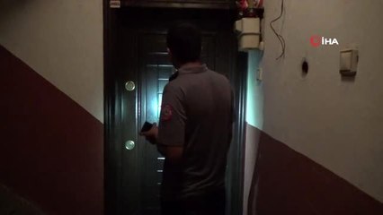 İtfaiye eri kediyi kurtardı elini kurtaramadı... O anlar kamerada