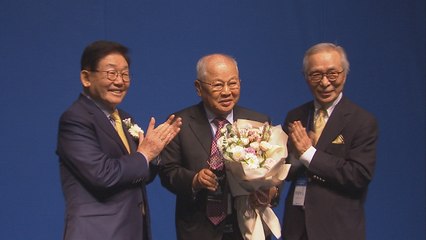 '청산도 슈바이처' 이강안 원장 '성천상' 수상 / YTN