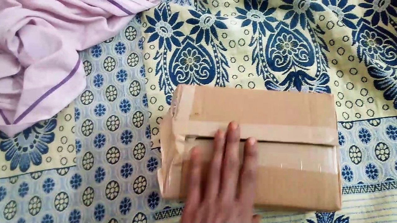 Unboxing the headset