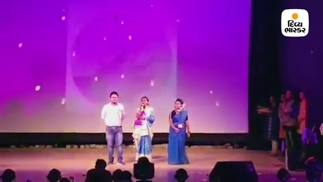 રેલવે સ્ટેશન પર ગીત ગાનારી રાનૂ મંડલે પહેલો સ્ટેજ શૉ કર્યો