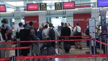 Las huelgas anunciadas en Iberia complican la operación retorno