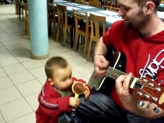 Mathis et la guitare à papa 2