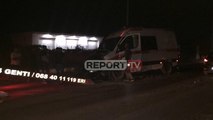 Report TV - Ambulanca përplaset me dy makina në Fushë-Krujë/ Katër persona me urgjencë drejt Traumës