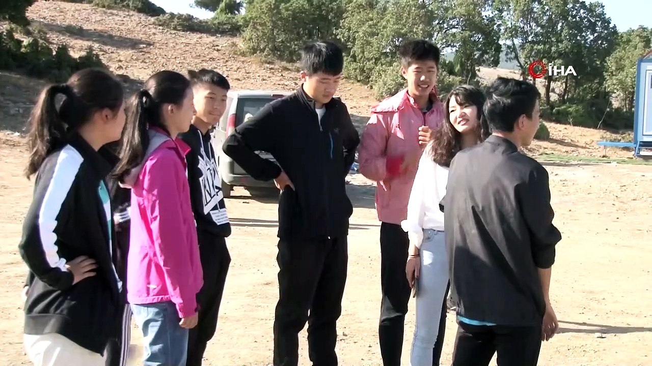 Uçmak için Çin’den Türkiye’ye geldiler...Türkiye’de yamaç paraşütü eğitimi alan 8 Çinli ilk uçuşlarını yaptı