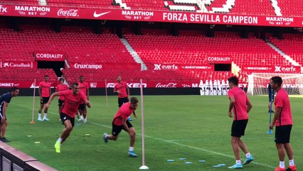 Entrenamiento del Sevilla en el Sánchez-Pizjuán