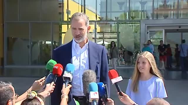 Felipe VI tras visitar a don Juan Carlos: Todo va bien, lo antes posible volverá a casa