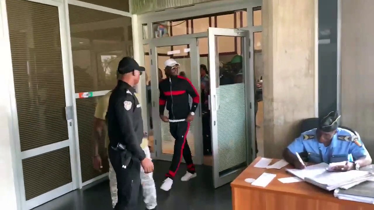 Obsèques de DJ Arafat : Arrivée de Dadju à Abidjan