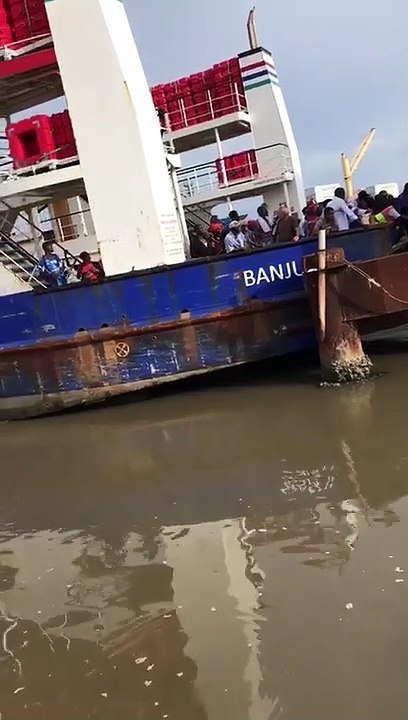 Ferry de Banjul: Des centaines passagers bloqués en mer...