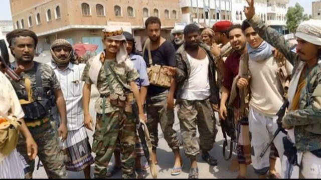 Yemen: Southern separatists regain control of port city of Aden