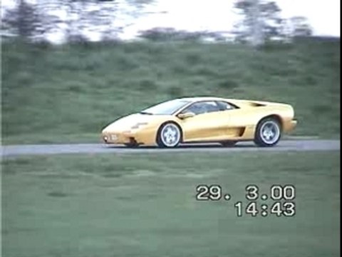 Cars - Lamborghini Diablo VT Drifting (1)