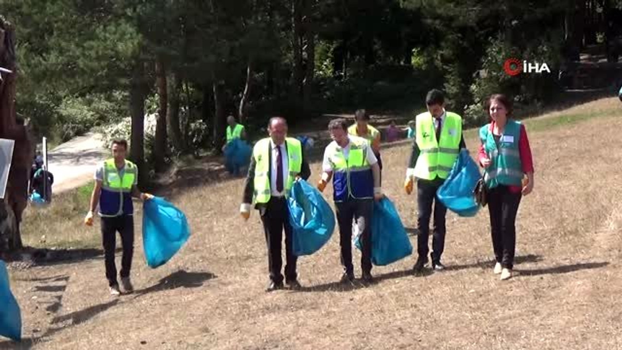 Denetimli serbestlik yükümlüleri Kafkasör Yaylası'nı temizledi