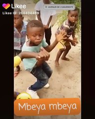 Des petits Chinois s’entraînent pour l'hommage à leur Kiffy. Admirez les !