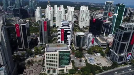 Dev Türk bayraklarıyla donatılan gökdelenler havadan görüntülendi