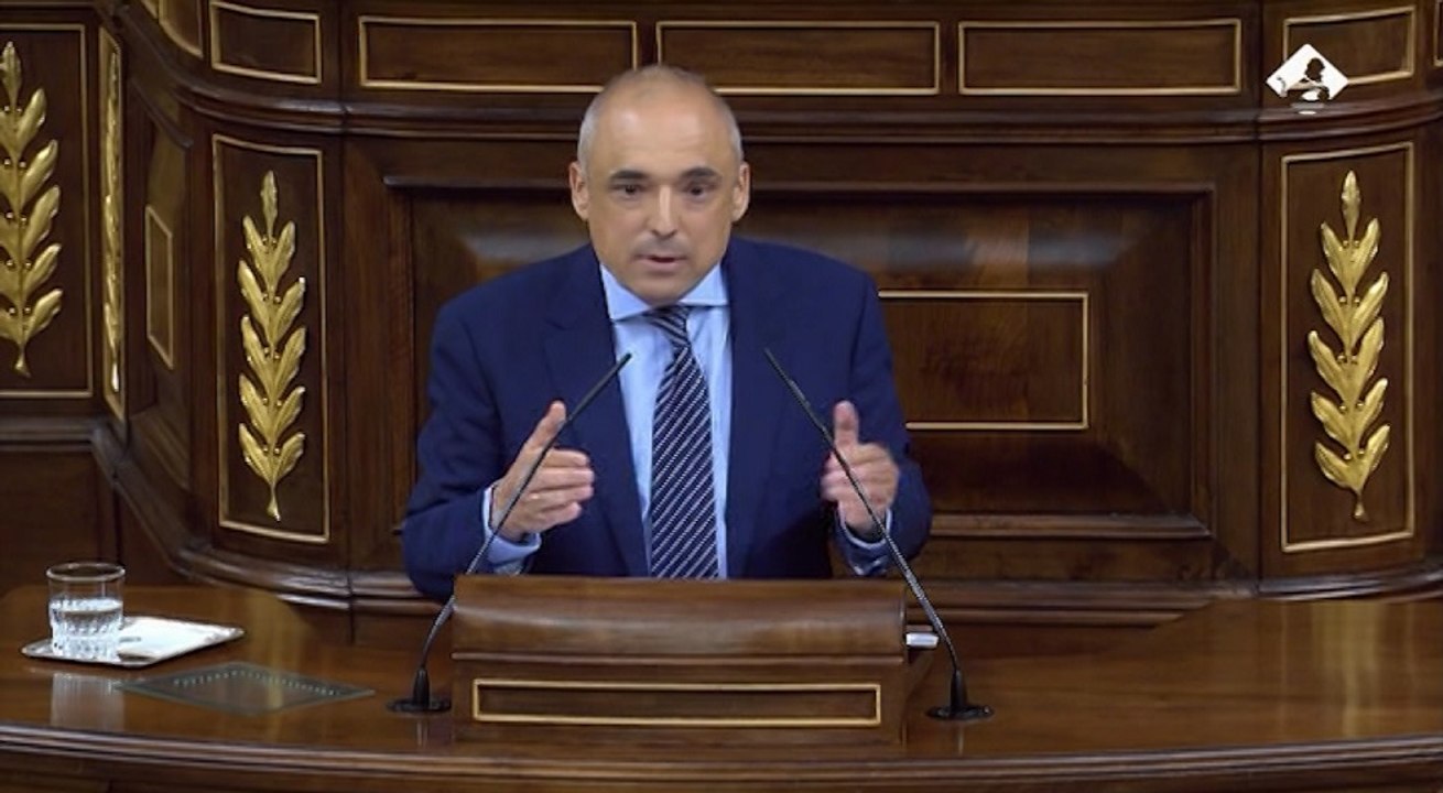 El PSOE proclama en el Congreso que Podemos no es de fiar