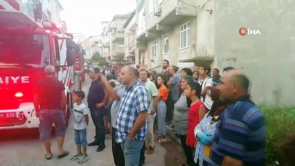 Körfez ilçesinde bir evin balkonu alev alev yandı