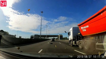Semi Truck's Tire Bursts