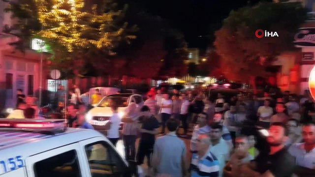 Tire'de bir apartmanın çatısı alev alev böyle yandı