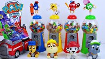 Brinquedo M-M's Dispenser com Patrulha Canina e Carrinhos Surpresa PJ Masks Paw Patrol Learn Colors