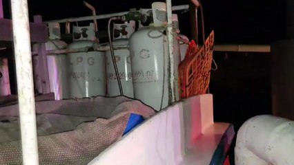 태안 채석포항에서 LP가스 폭발...선원 4명 화상 / YTN