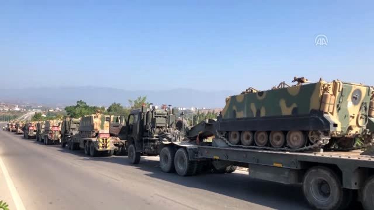 Suriye sınırına tank ve zırhlı araç sevkiyatı