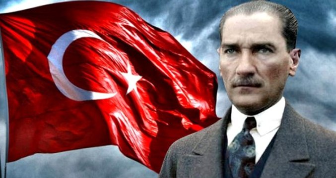 Ünlü isimlerden 30 Ağustos Zafer Bayramı mesajları