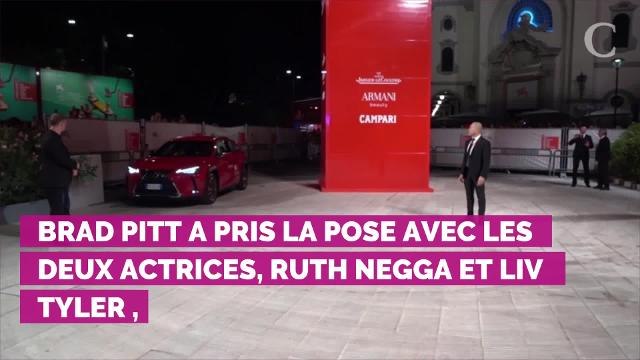 PHOTOS. Brad Pitt et Liv Tyler se sont affichés aussi complices que glamour sur le tapis rouge à la Mostra de Venise