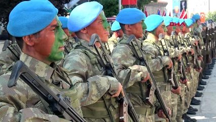 Bolu'da 30 ağustos coşkusu komandolar caddeleri inletti