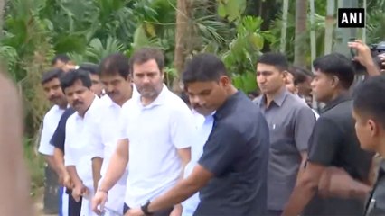 ನೆರೆ ಸಂತ್ರಸ್ತರನ್ನು ಭೇಟಿ ಮಾಡಿದ ರಾಹುಲ್ ಗಾಂಧಿ | Rahul Gandhi | Oneindia kannada