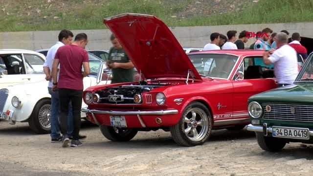 İstanbul'da klasik otomobillerden 30 ağustos konvoyu