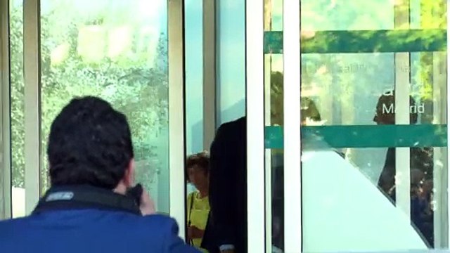 Pedro Sánchez y su mujer visitan a Don Juan Carlos
