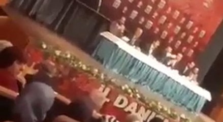 “Ben gönüllü Tayyip’çiyim” demesi dışarı atılmasını engellemedi