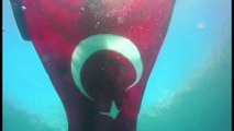 Büyük Zafer'in 97. yıl dönümü - Dalgıçlar denizde 22 metre derinlikte Türk bayrağı açtı - ANTALYA