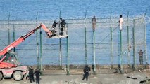 Primer salto masivo del año de inmigrantes a la valla fronteriza de Ceuta
